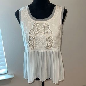American Eagle cotton embroidered eyelet Boho pleated sleeveless romantic top L